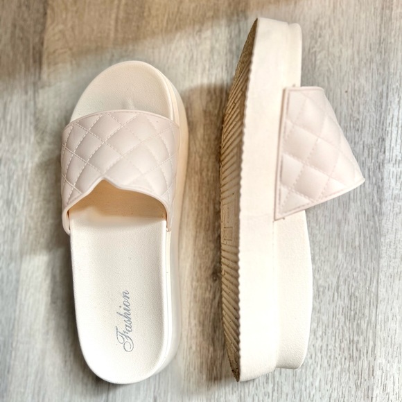 Platform slides - Picture 2 of 8